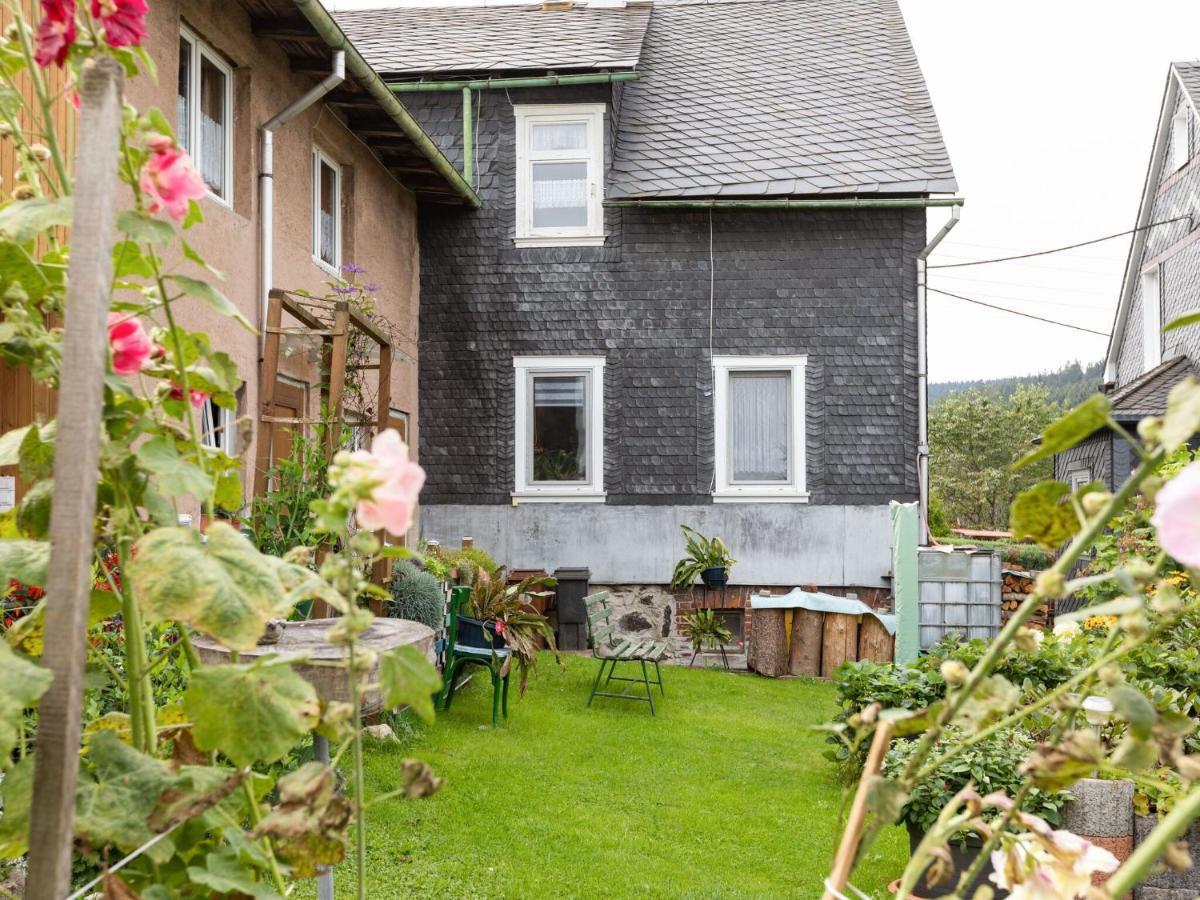 Cozy Apartment In Altenfeld With Garden Bagian luar foto