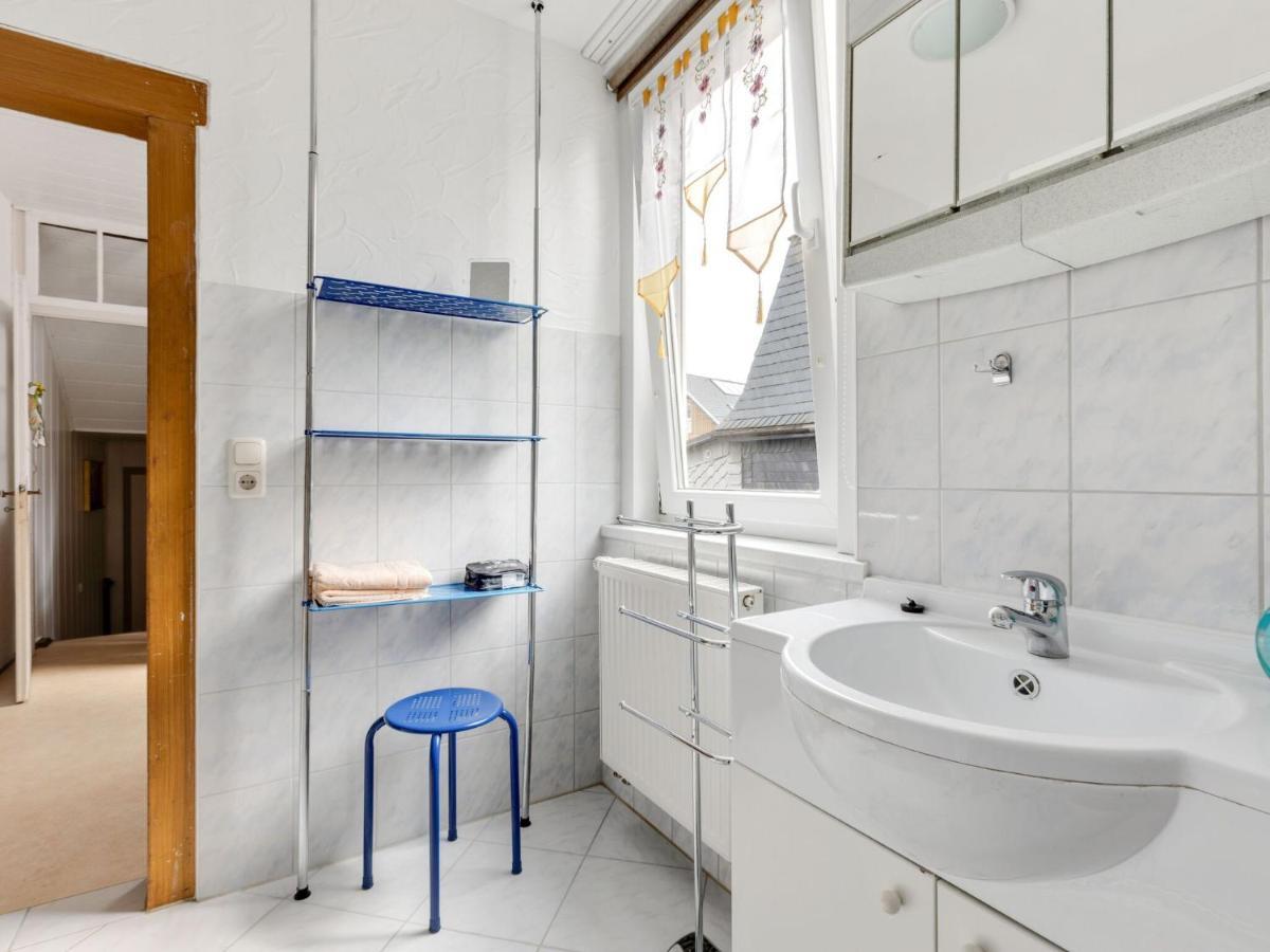 Cozy Apartment In Altenfeld With Garden Bagian luar foto
