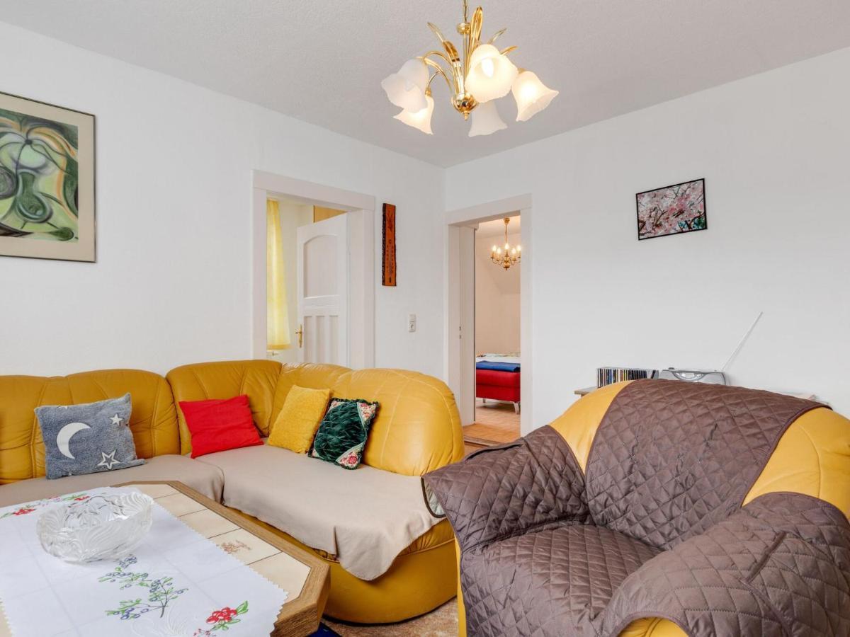 Cozy Apartment In Altenfeld With Garden Bagian luar foto