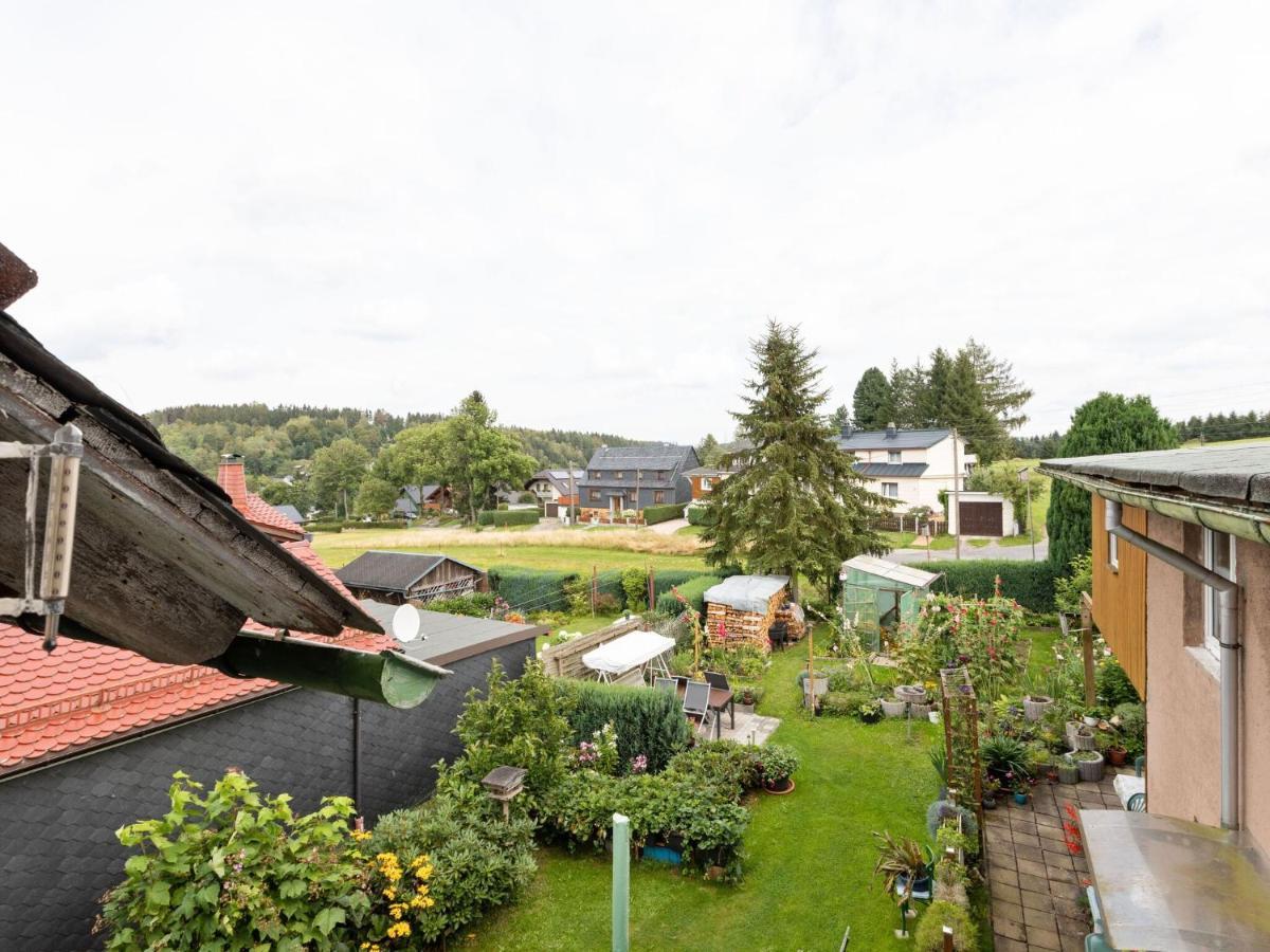 Cozy Apartment In Altenfeld With Garden Bagian luar foto