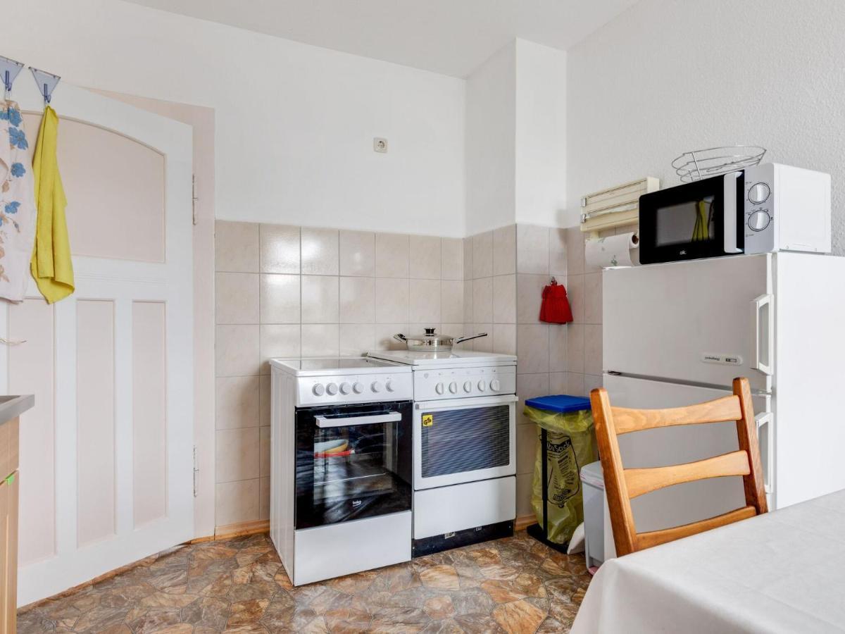 Cozy Apartment In Altenfeld With Garden Bagian luar foto