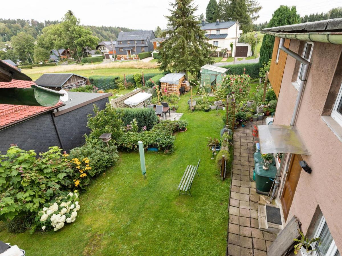 Cozy Apartment In Altenfeld With Garden Bagian luar foto