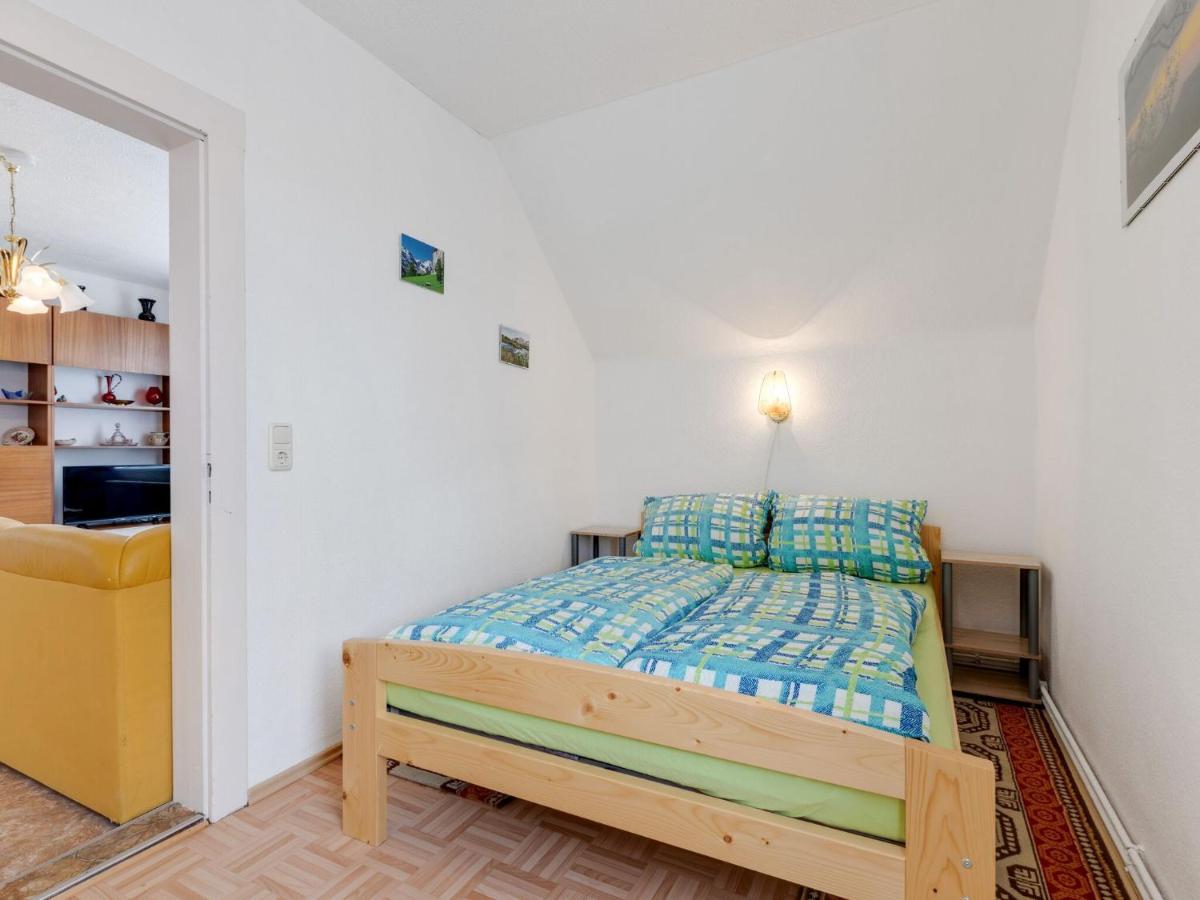 Cozy Apartment In Altenfeld With Garden Bagian luar foto