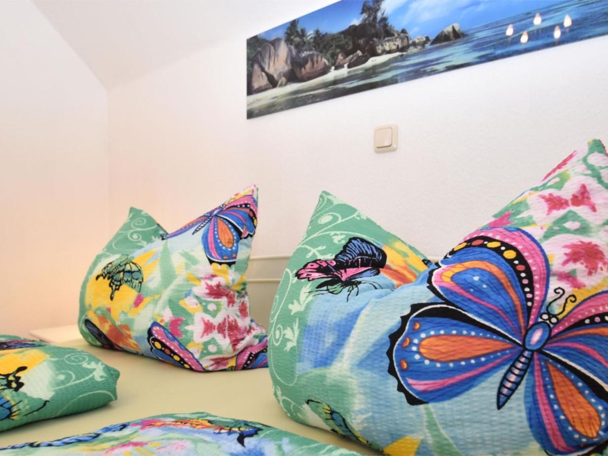 Cozy Apartment In Altenfeld With Garden Bagian luar foto